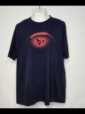 NFL NIKE Men's Short-Sleeve Navy Tee with Red Texans Chest Graphic